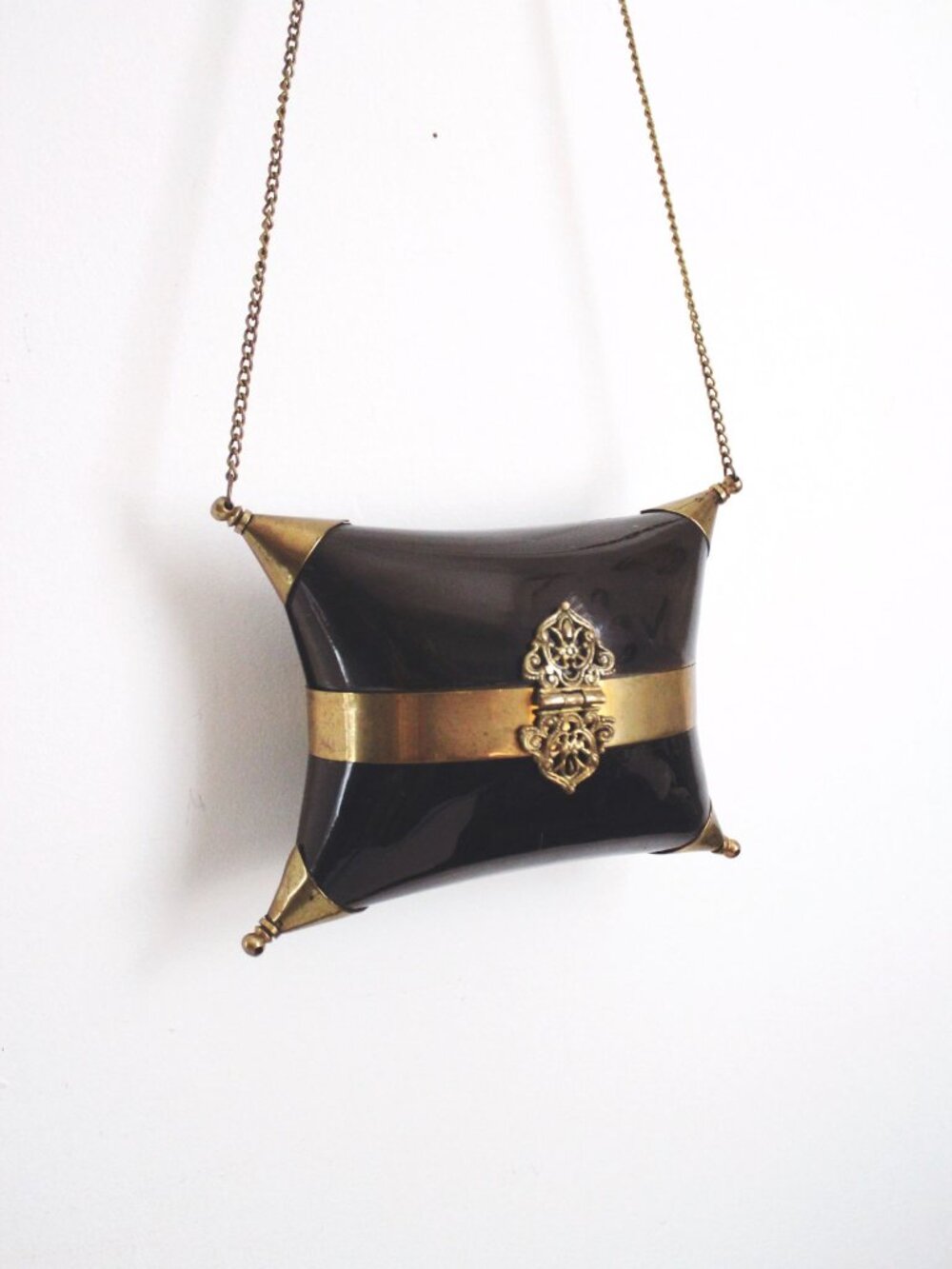 Vintage Black Gold Brass Pillow Purse Cushion Purse Minaudiere Art Deco Chain St - Picture 6 of 9